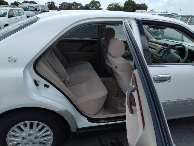 TOYOTA CROWN 2000 Image 30