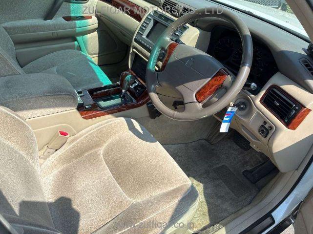 TOYOTA CROWN 2000 Image 5