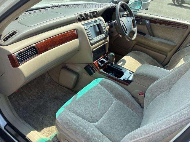 TOYOTA CROWN 2000 Image 10