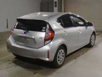 TOYOTA AQUA 2018 Image 2