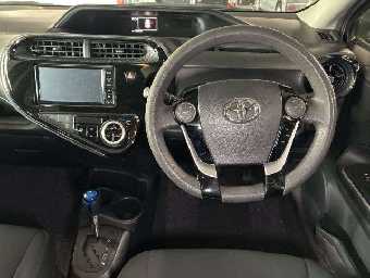 TOYOTA AQUA 2018 Image 6