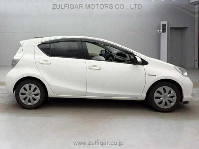 TOYOTA AQUA 2014 Image 6