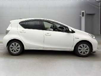 TOYOTA AQUA 2014 Image 6