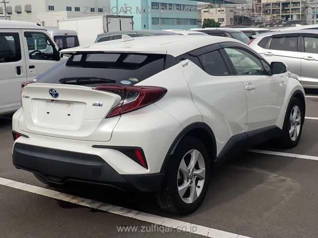 TOYOTA C-HR 2019 Image 2