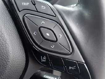 TOYOTA C-HR 2019 Image 10