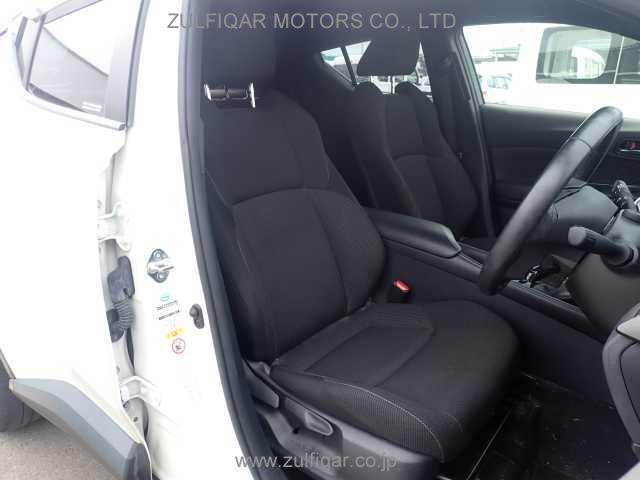 TOYOTA C-HR 2019 Image 6