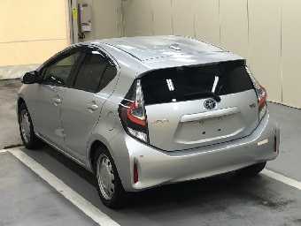 TOYOTA AQUA 2021 Image 3