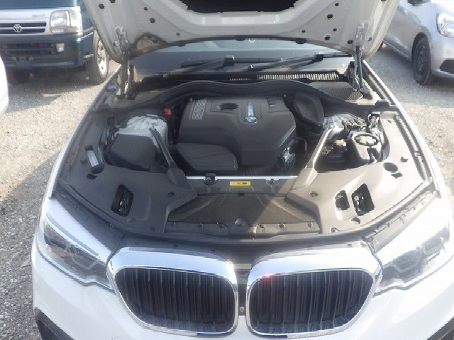 BMW 5 SERIES 2017 Image 22