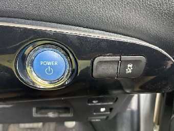 TOYOTA PRIUS 2017 Image 6
