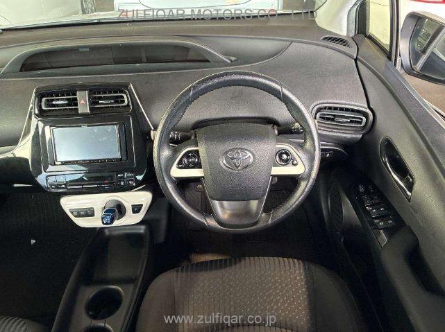 TOYOTA PRIUS 2017 Image 7