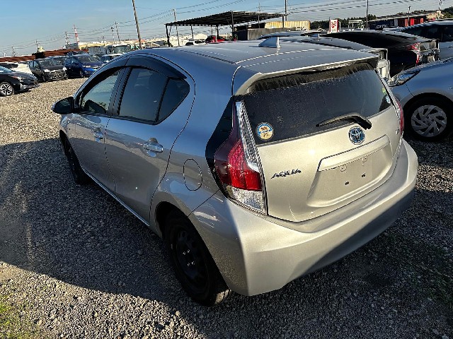 TOYOTA AQUA 2015 Image 19