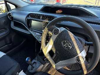 TOYOTA AQUA 2015 Image 15