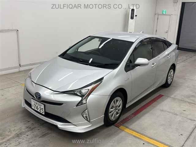 TOYOTA PRIUS 2017 Image 1