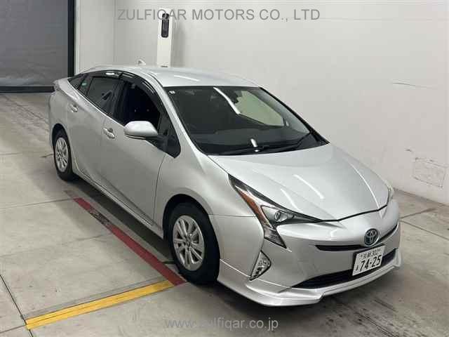 TOYOTA PRIUS 2017 Image 2