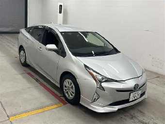 TOYOTA PRIUS 2017 Image 2