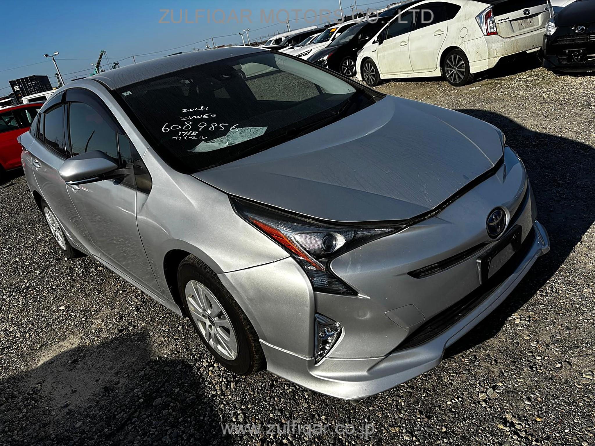 TOYOTA PRIUS 2017 Image 11