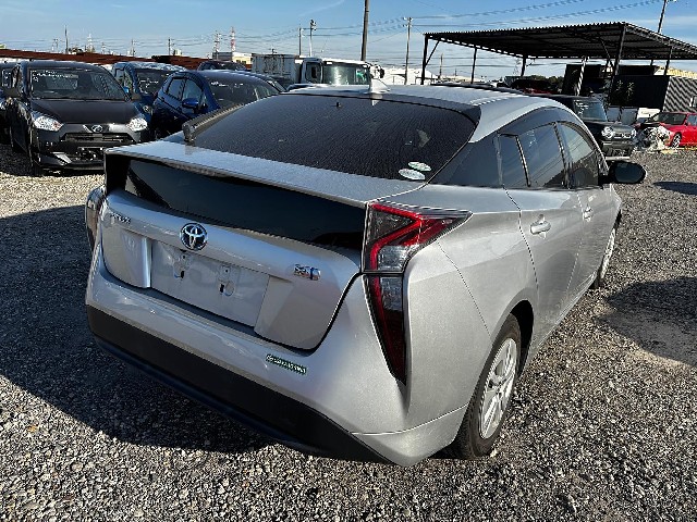 TOYOTA PRIUS 2017 Image 19