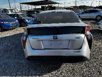 TOYOTA PRIUS 2017 Image 16