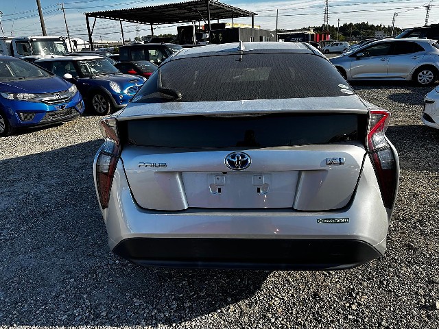 TOYOTA PRIUS 2017 Image 22