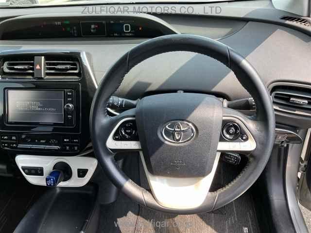 TOYOTA PRIUS 2017 Image 4