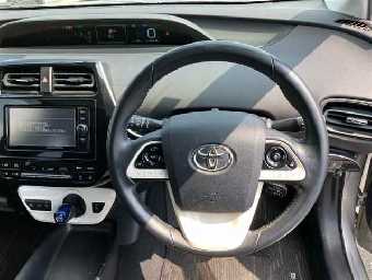 TOYOTA PRIUS 2017 Image 4