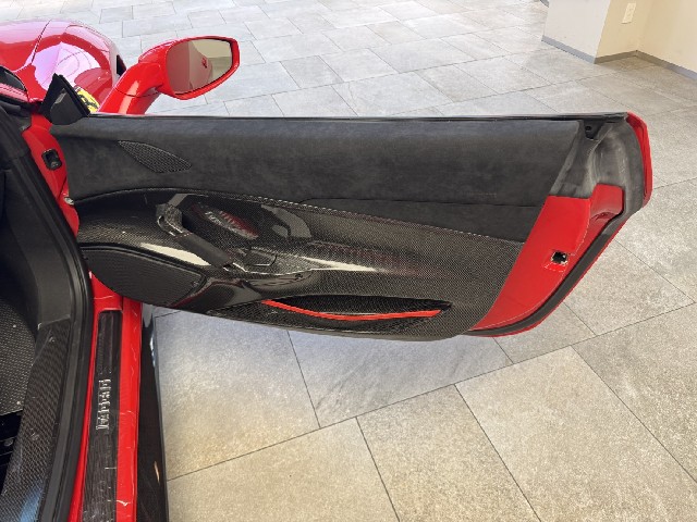 FERRARI 488 PISTA 2019 Image 36