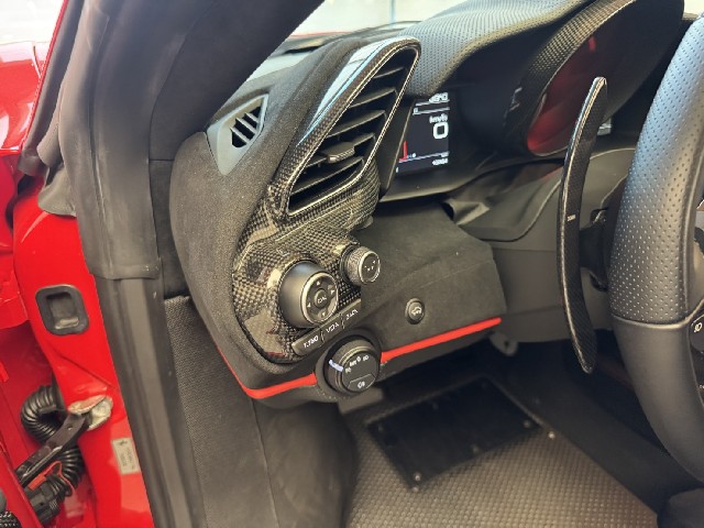 FERRARI 488 PISTA 2019 Image 43