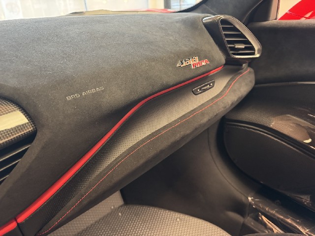 FERRARI 488 PISTA 2019 Image 51
