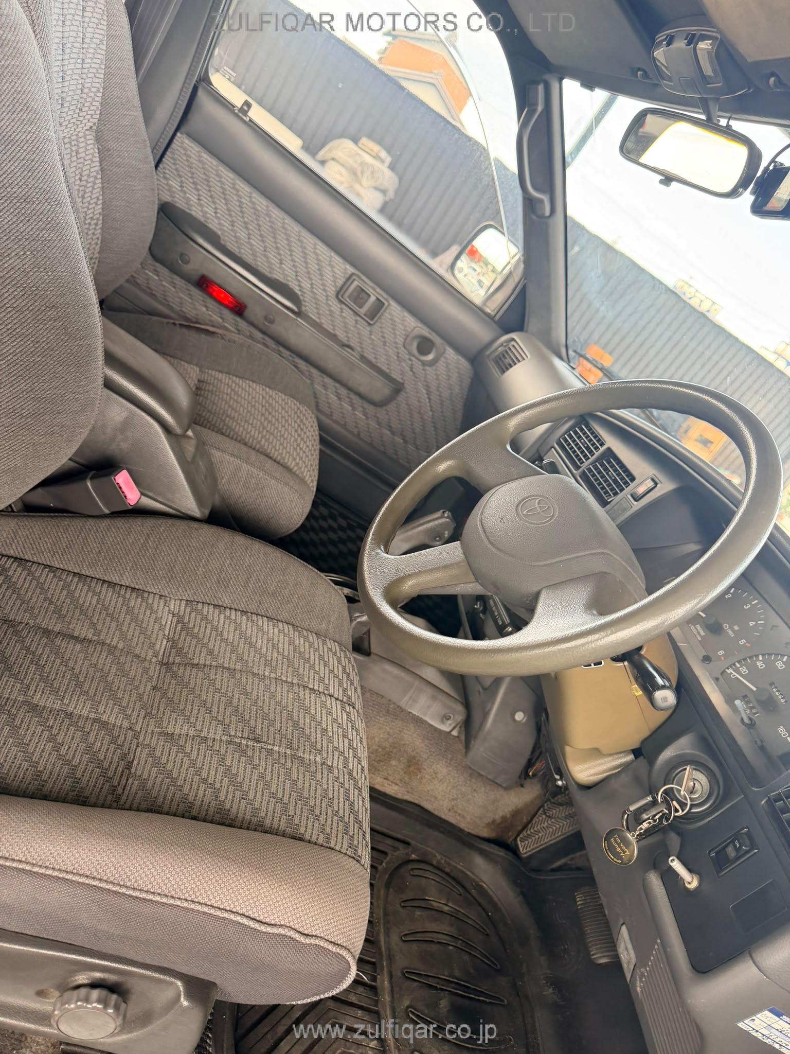 TOYOTA HILUX PICKUP 1996 Image 8