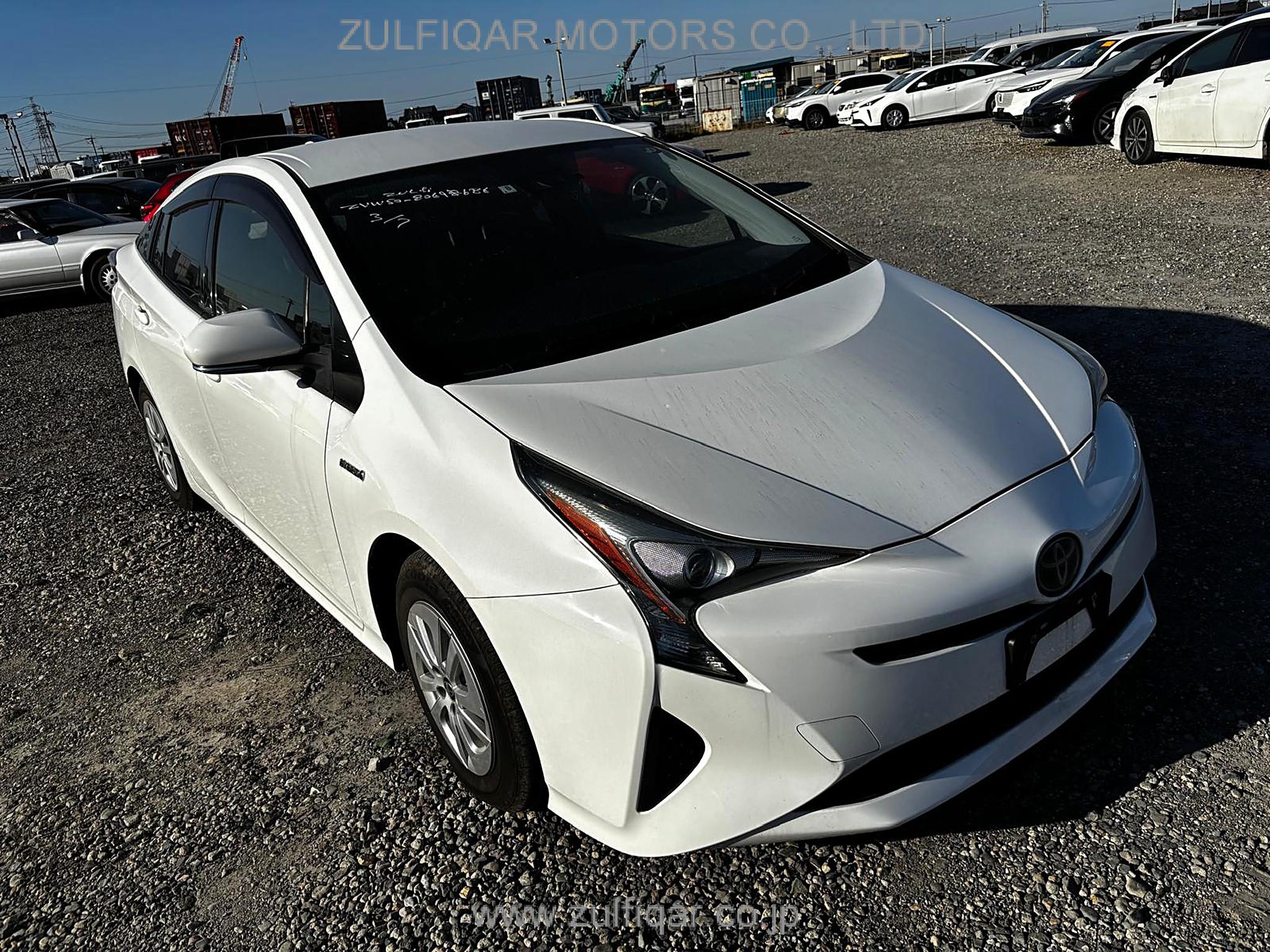 TOYOTA PRIUS 2017 Image 1