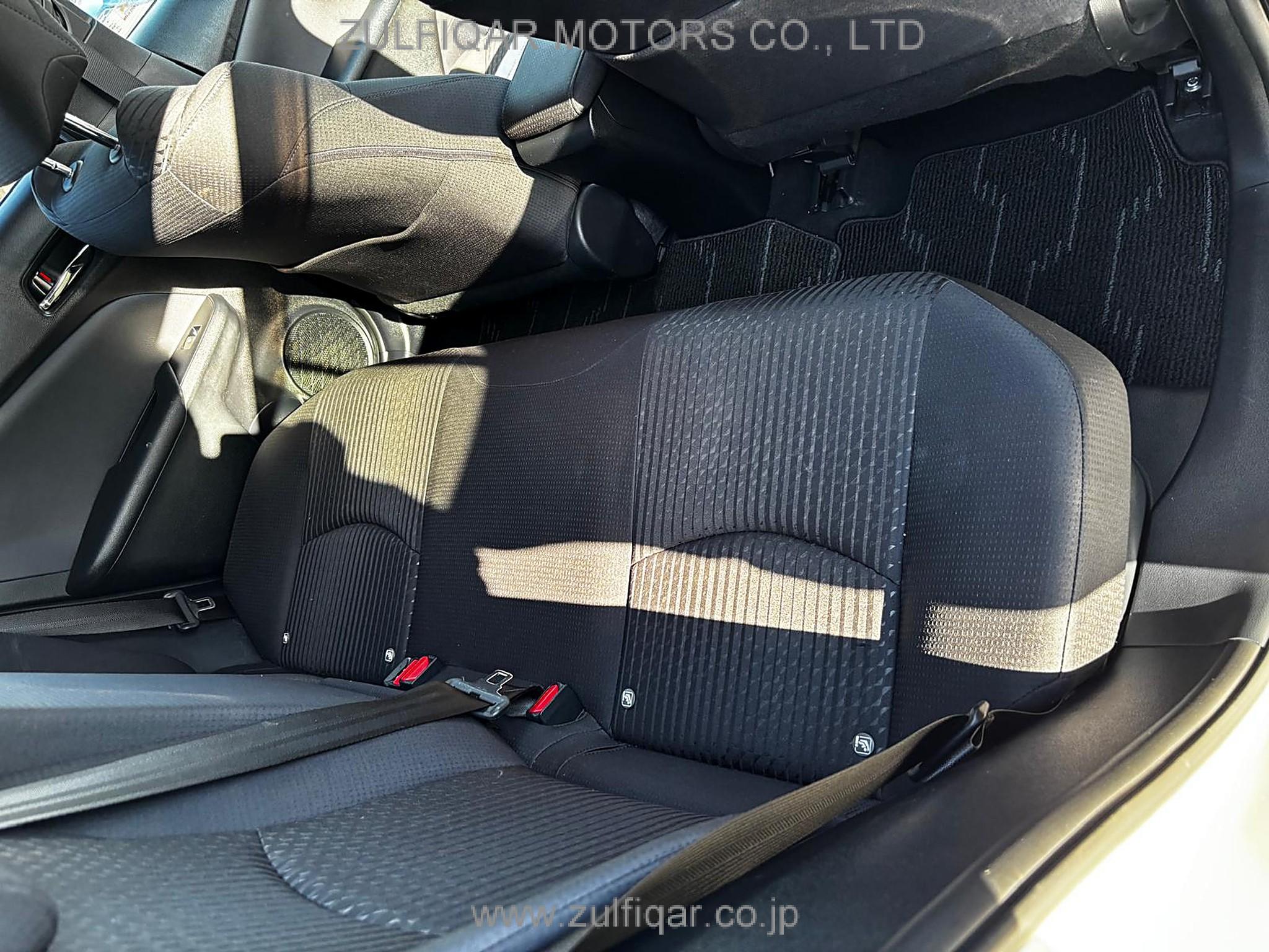 TOYOTA PRIUS 2017 Image 9