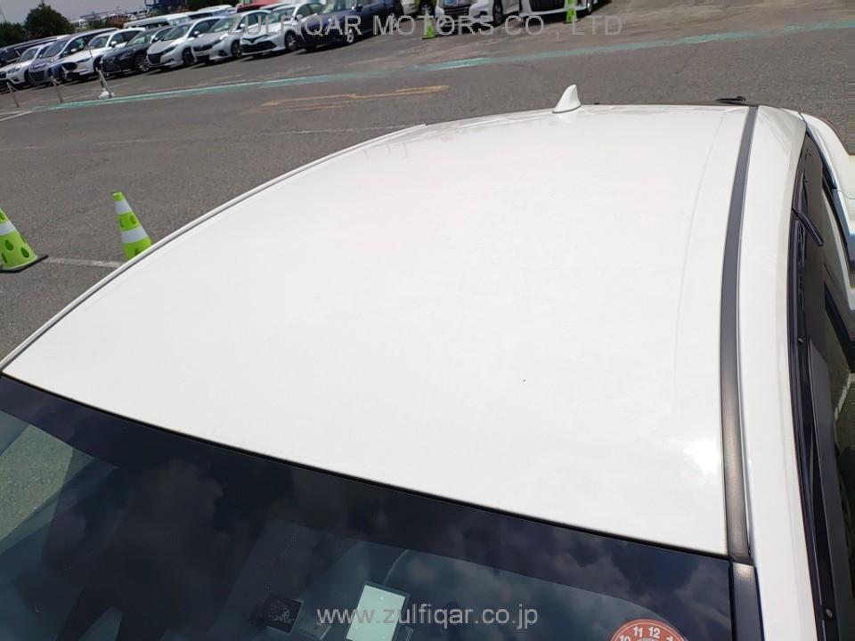 TOYOTA PRIUS 2019 Image 5