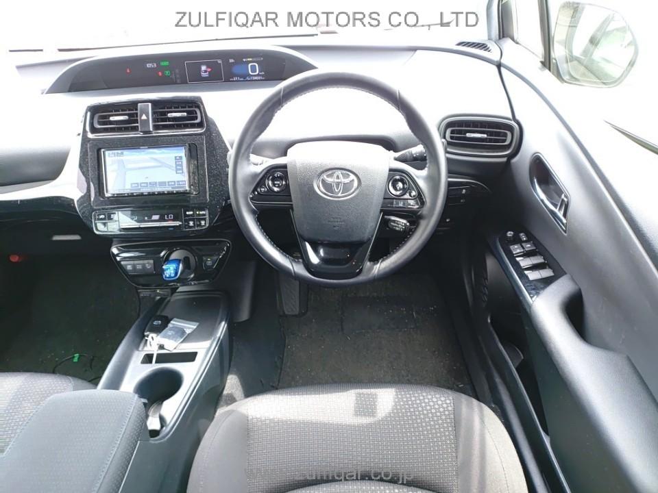 TOYOTA PRIUS 2019 Image 9