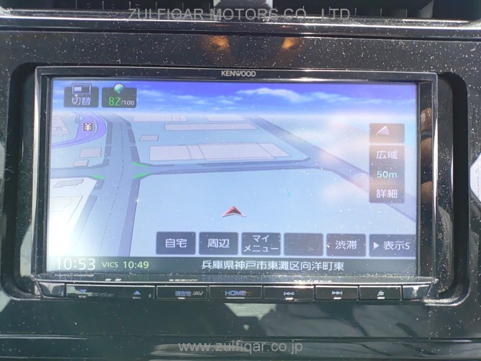 TOYOTA PRIUS 2019 Image 10