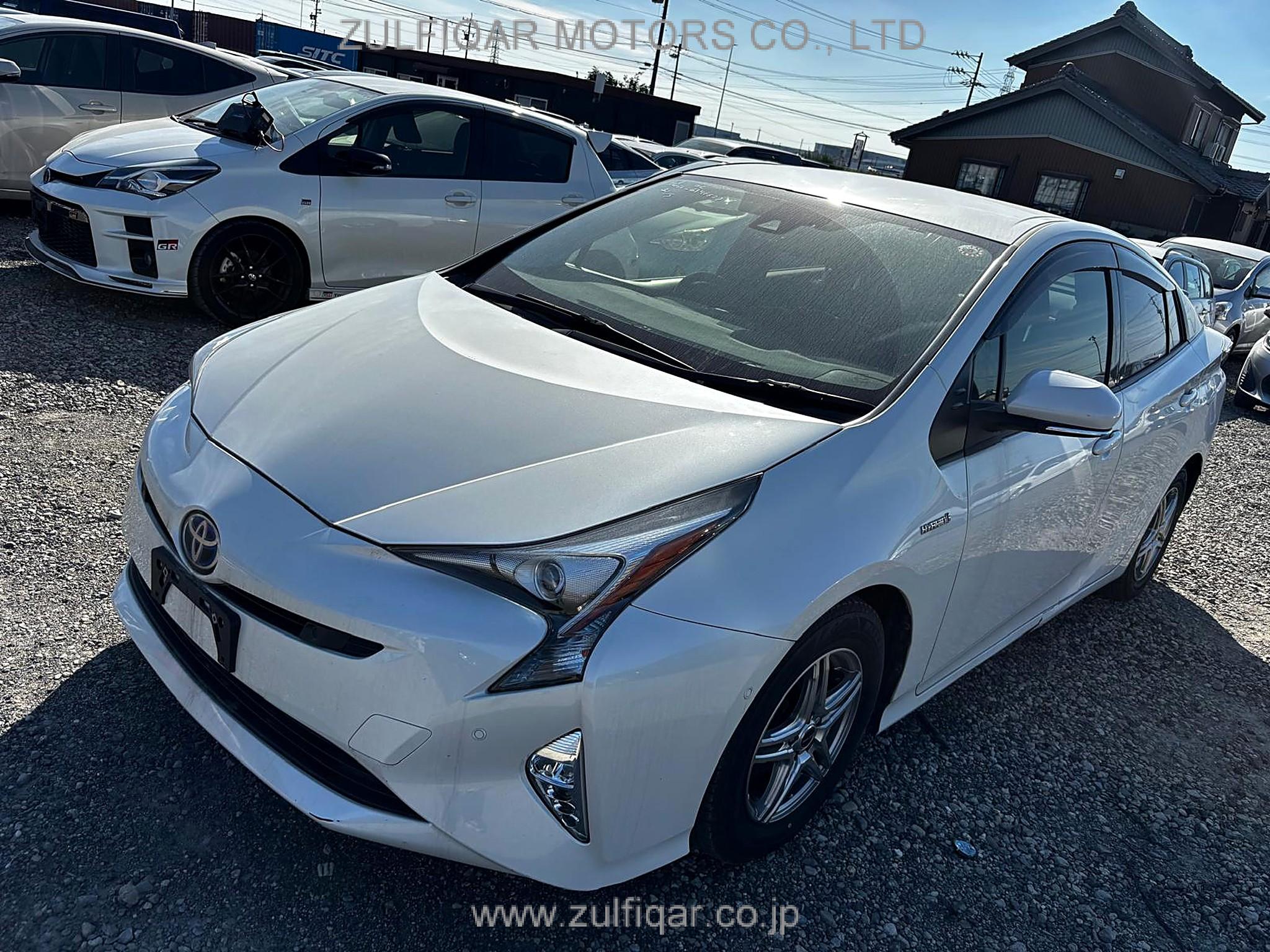 TOYOTA PRIUS 2018 Image 2