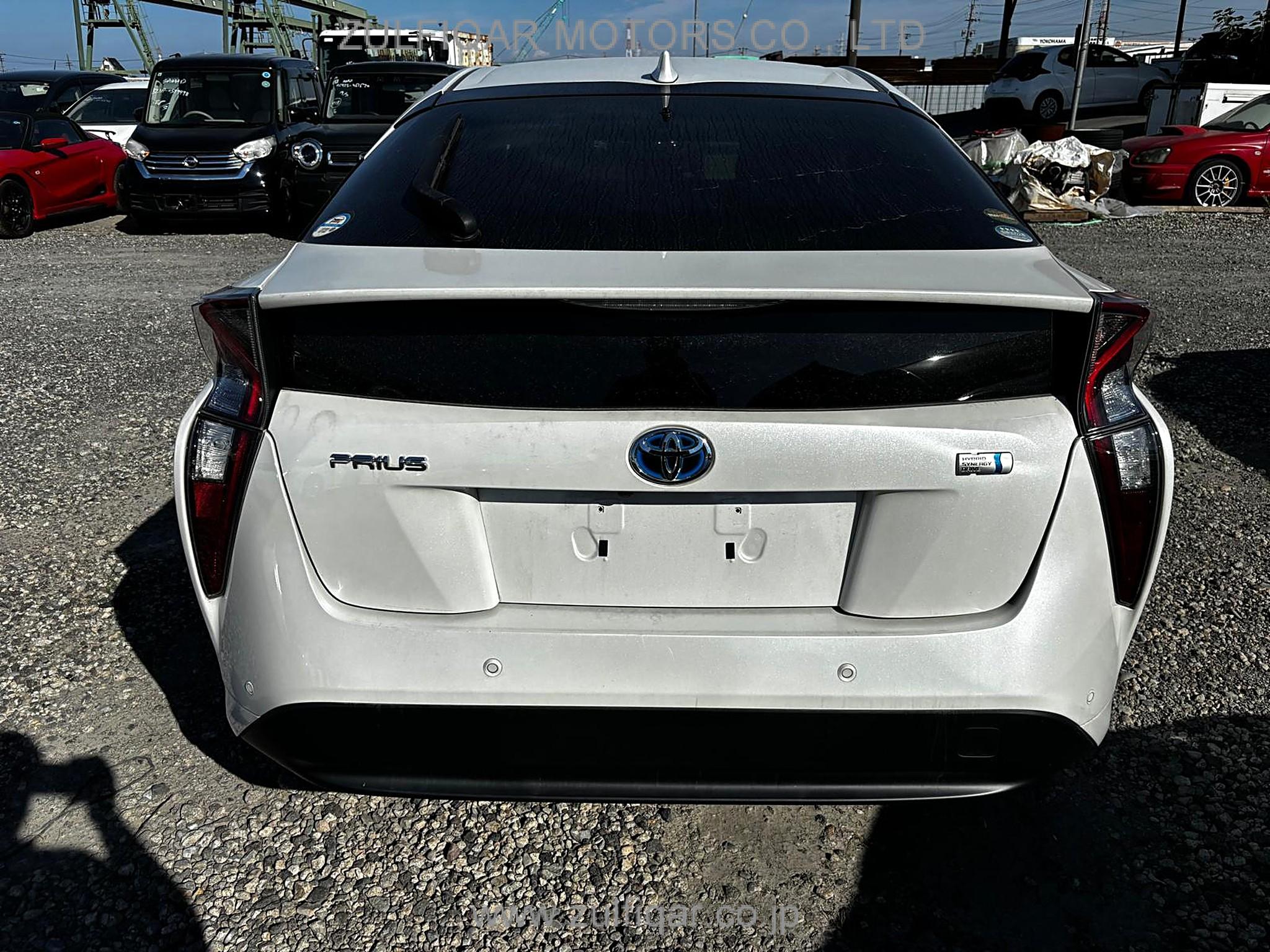 TOYOTA PRIUS 2018 Image 6