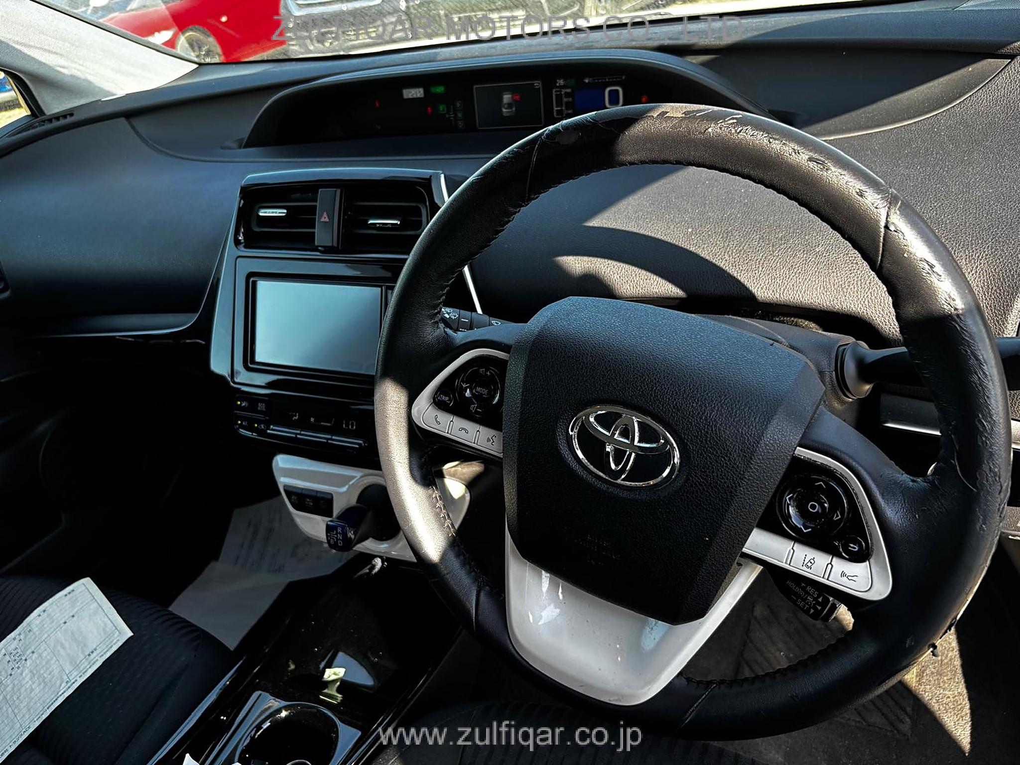 TOYOTA PRIUS 2018 Image 7