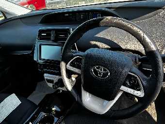 TOYOTA PRIUS 2018 Image 7