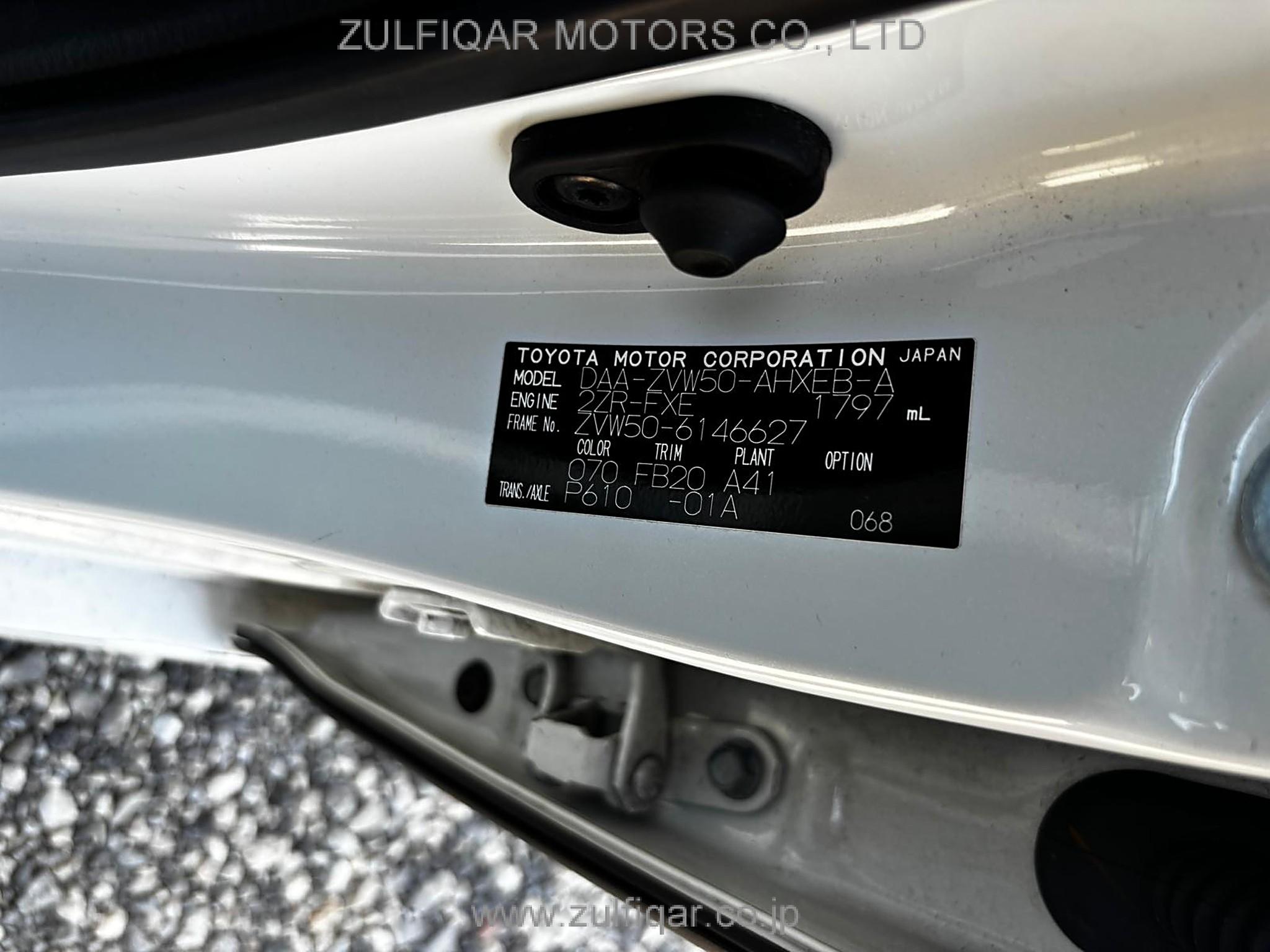 TOYOTA PRIUS 2018 Image 10