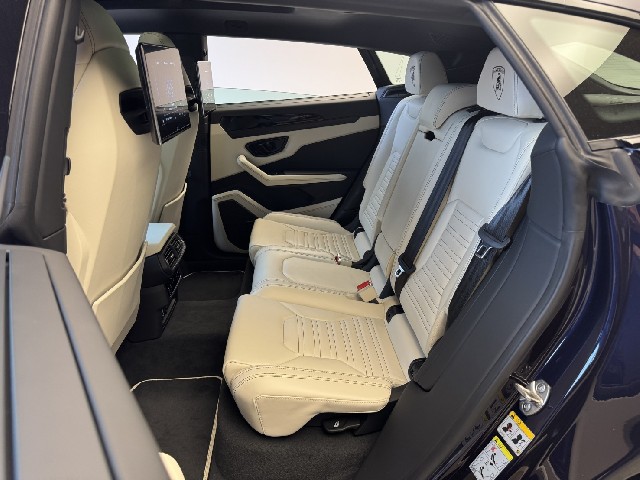 LAMBORGHINI URUS 2025 Image 20
