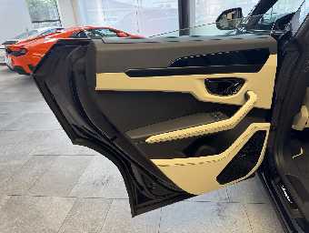 LAMBORGHINI URUS 2025 Image 16