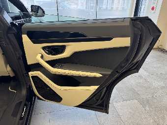 LAMBORGHINI URUS 2025 Image 20