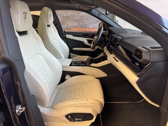 LAMBORGHINI URUS 2025 Image 28