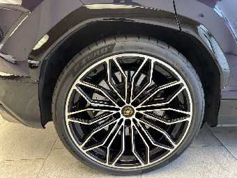 LAMBORGHINI URUS 2025 Image 37