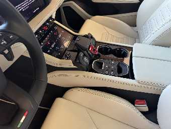 LAMBORGHINI URUS 2025 Image 39