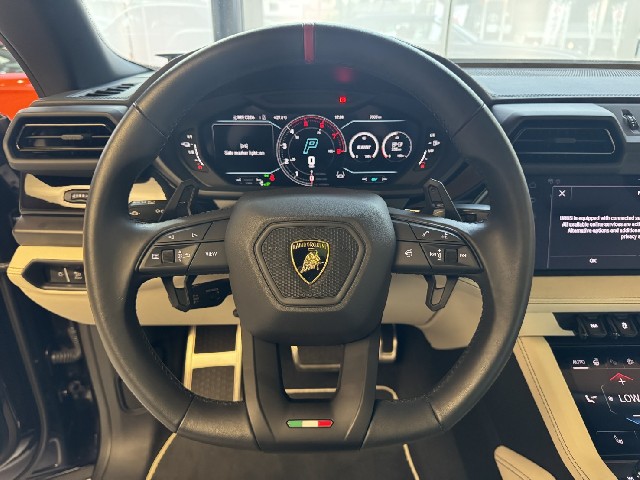 LAMBORGHINI URUS 2025 Image 47