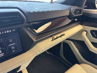LAMBORGHINI URUS 2025 Image 46