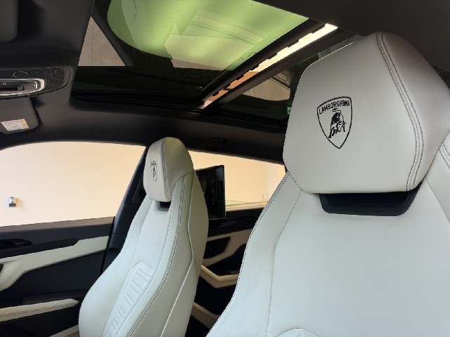LAMBORGHINI URUS 2025 Image 53