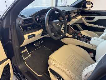 LAMBORGHINI URUS 2025 Image 9