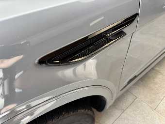 BENTLEY BENTAYGA 2023 Image 11